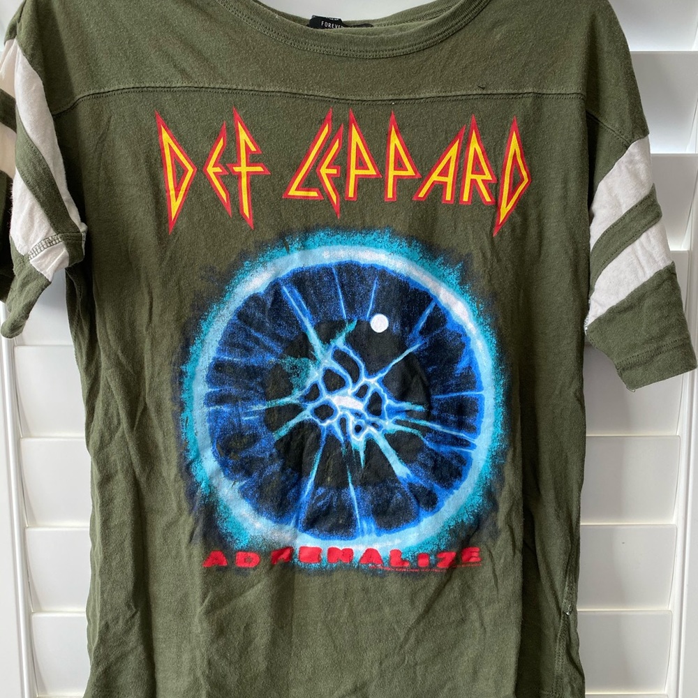 Olive green Def Lepard t-shirt